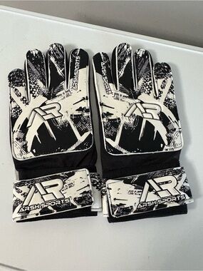 NEW Kids Soccer Goalie Gloves Size 6